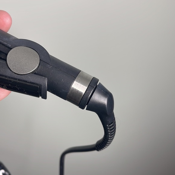 BabYliss 1" Straightening Flat Iron! - Picture 4 of 10